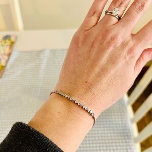 Diamond tennis bracelet